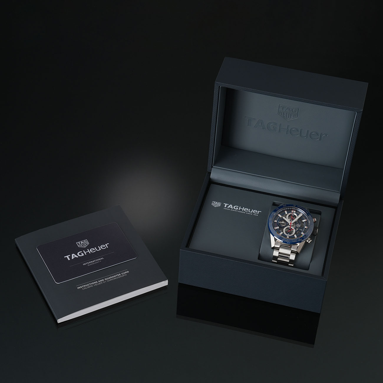 태그호이어 까레라 크로노 데이트 스켈레톤