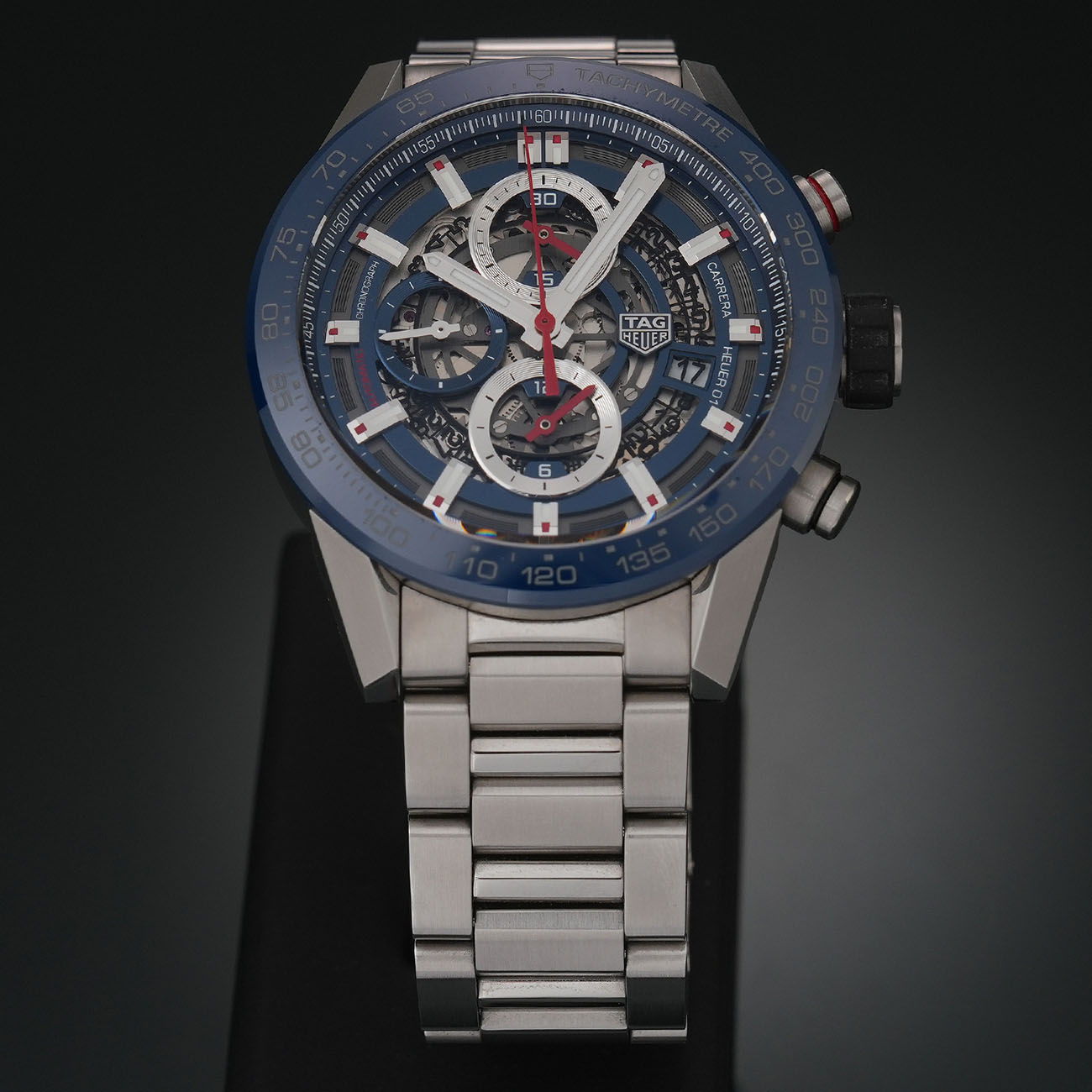 태그호이어 까레라 크로노 데이트 스켈레톤