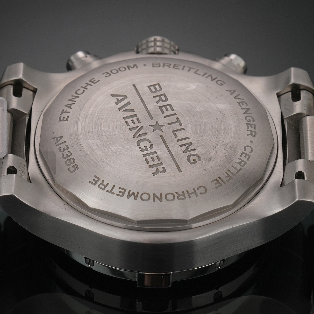 브라이틀링 어벤져 크로노 상세 이미지