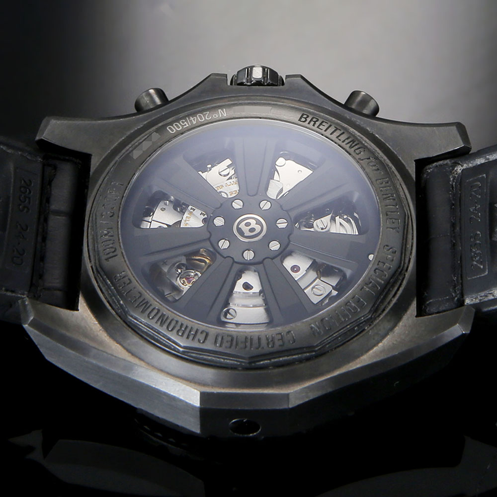 브라이틀링 네비타이머 크로노 상세 이미지