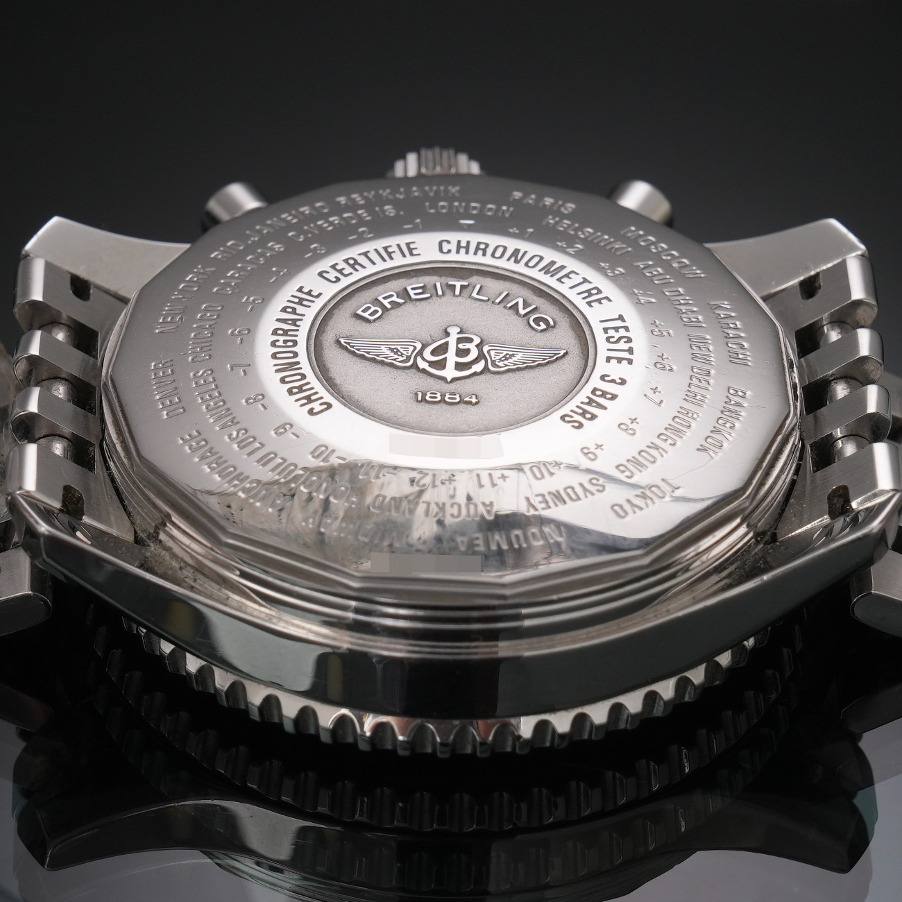 브라이틀링 네비타이머 월드 크로노 상세 이미지