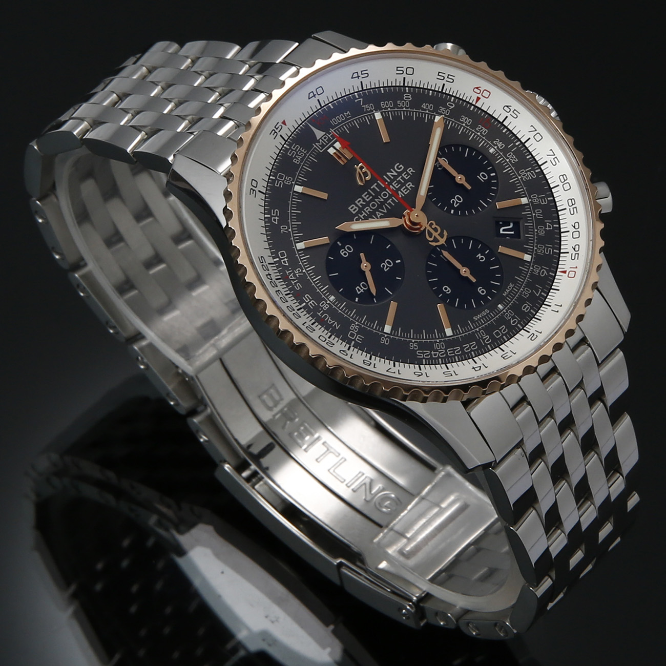 브라이틀링 네비타이머 B01 크로노 상세 이미지